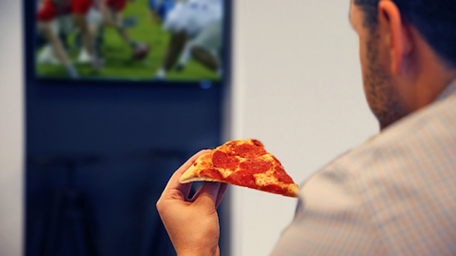 Công việc trong mơ: đi du lịch, ăn pizza và nhận 50.000 USD Công việc mơ ước cho những người yêu thể thao và thích đi du lịch. Ảnh: Twitter.