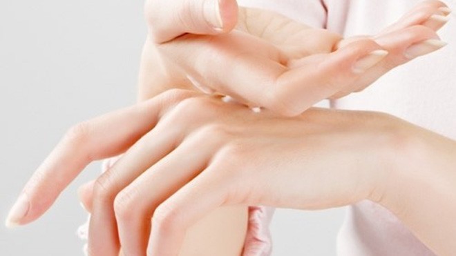 Tự chế mặt nạ dưỡng da tay hoàn hảo trong mùa đông Tự chế mặt nạ dưỡng da tay hoàn hảo trong mùa đông