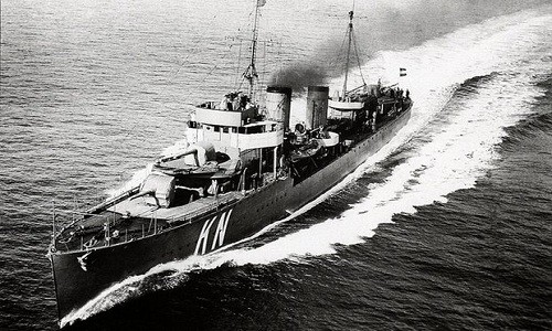 Ba chiến hạm thời Thế chiến II biến mất bí ẩn dưới đáy biển Indonesia Tàu HNLMS Kortenaer trước khi chìm trong hải chiến Java năm 1942. Ảnh: Wikipedia