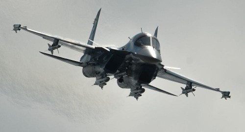 'Xe tăng bay' Su-34 Nga được gắn tên lửa, radar tối tân Máy bay Su-34 với các vũ khí hiện đại như tên lửa Kh-31, Kh-59. Ảnh: Sputnik.