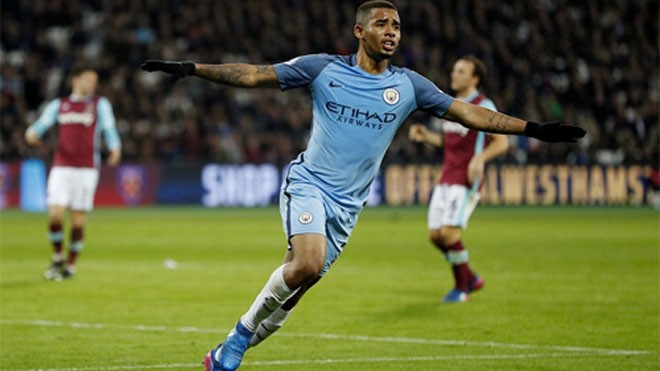Tân binh 19 tuổi toả sáng, Man City đại thắng Jesus toả sáng ngay trận đá chính đầu tiên.