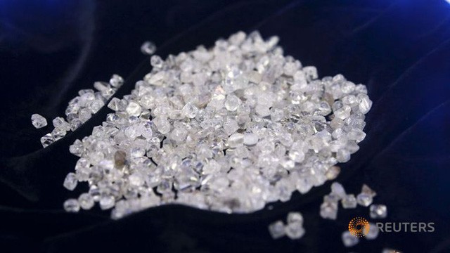 Trung Quốc bắt kẻ giấu 1.000 viên kim cương trong giầy Ảnh minh họa: Reuters