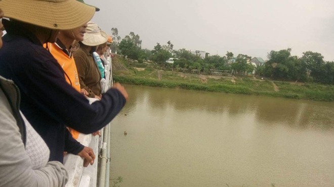 Tắm sông, một thanh niên bị nước cuốn trôi Đoạn sông nơi 3 thanh niên tắm khiến một người mất tích