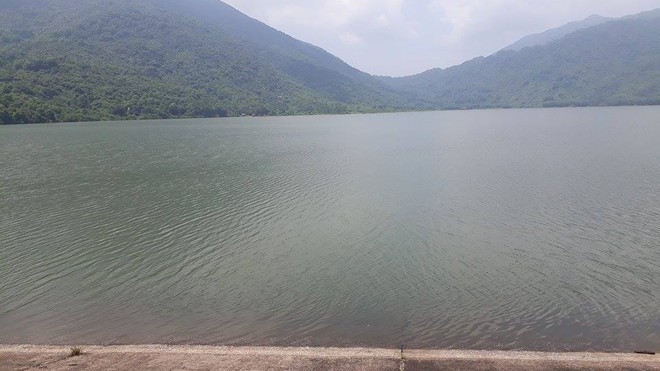 Phát hiện thi thể nam sinh lớp 10 ở hồ nước Đập chứa nước Xuân Hòa nơi xảy ra vụ việc thương tâm.