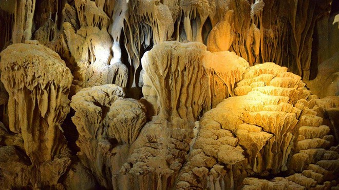 Tạm thời không tổ chức tham quan, khám phá danh thắng Ngườm Pục Hang Ngườn Pục rất đẹp đang thu hút sự chú ý của du khách. *ảnh: CB