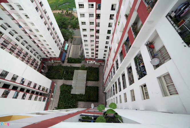 Dân chung cư “lo sợ” khi trẻ nghỉ hè Tại nhiều chung cư ở Hà Nội tai nạn luôn rình rập trẻ nhỏ nên các bậc phụ huynh hết sức lưu ý.