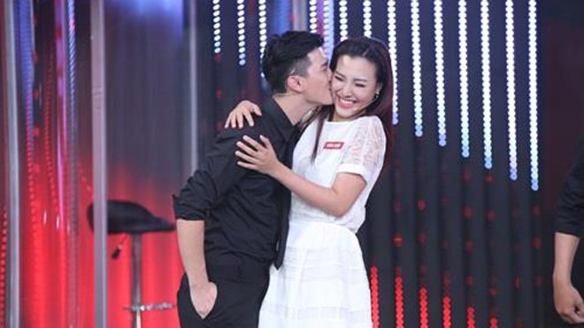 Nhiều cặp đôi giải trí chia tay sau khi tham gia gameshow này Huỳnh Anh - Hoàng Oanh