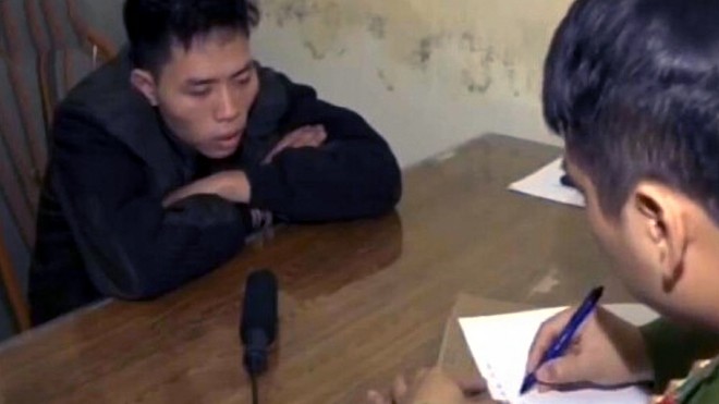 Công an thực nghiệm hiện trường vụ giết vợ Chánh tòa hình sự Bị can Tùng tại cơ quan điều tra