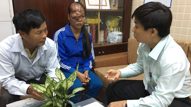 Phẫu thuật bướu máu 'đeo bám' khuôn mặt cô gái suốt 21 năm Đây là một trường hợp vô cùng khó khăn đối với các bác sĩ