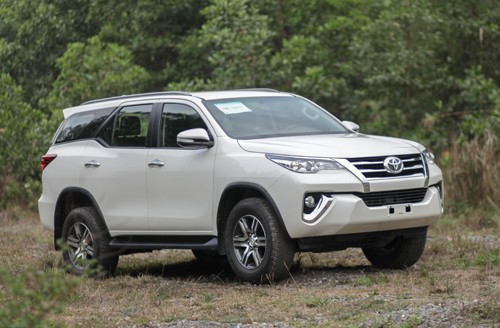 Giá ôtô năm 2018 - nỗi thấp thỏm của người Việt Những mẫu xe nhập ASEAN như Fortuner có thể giảm giá khi thuế về 0%.
