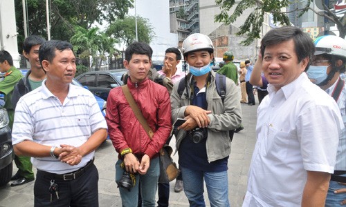 Ông Đoàn Ngọc Hải đề nghị xử phạt nhà hàng của mẹ vợ Ông Đoàn Ngọc Hải xuống đường xử lý lấn chiếm vỉa hè