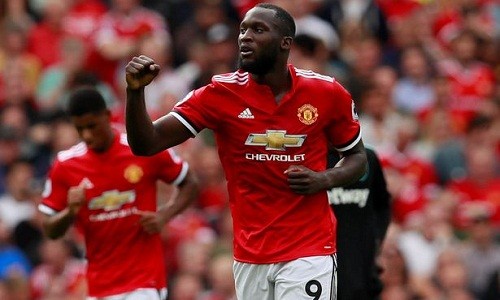 Lukaku không ngán cạnh tranh vị trí với Ibrahimovic Lukaku vẫn duy trì hiệu suất ghi bàn sau khi chuyển đến Man Utd. Ảnh: Reuters.