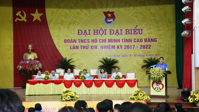 Anh Vũ Khắc Quang tái đắc cử Bí thư Tỉnh đoàn Cao Bằng Đại diện lãnh đạo tỉnh, lãnh đạo các Sở ngành trả lời đối thoại với đoàn viên thanh niên. Ảnh: TĐ