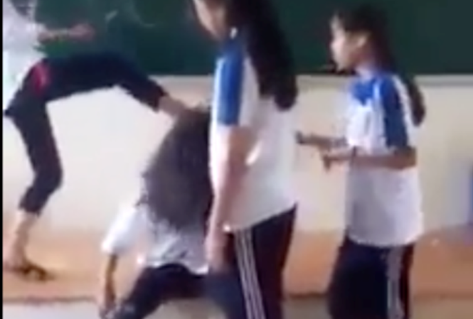 Mới nhất vụ nữ sinh Hà Nội bị đánh hội đồng dã mãn Mới nhất vụ nữ sinh Hà Nội bị đánh hội đồng dã mãn