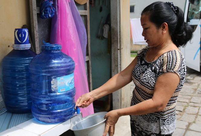 Tháo đập ngăn mặn, hàng ngàn hộ dân phố cổ Hội An thiếu nước Tháo đập ngăn mặn, hàng ngàn hộ dân phố cổ Hội An thiếu nước