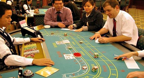 Casino cho người nước ngoài ở Hạ Long báo lỗ trăm tỷ đồng Quốc tế Hoàng Gia bất ngờ báo lỗ tăng đột biến trong quý III do doanh thu sụt giảm mạnh.