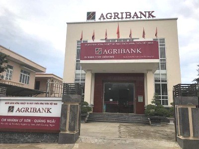 Agribank Lý Sơn - 10 năm hoạt động kinh doanh hiệu quả Agribank Lý Sơn đóng vai trò tích cực thúc đẩy quá trình phát triển kinh tế- xã hội
huyện đảo tiền tiêu của Tổ quốc