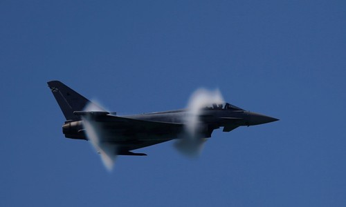 Chiến đấu cơ NATO 'vô tình' bắn tên lửa sát biên giới Nga Chiến đấu cơ Eurofighter Typhoon EF2000 của Tây Ban Nha. Ảnh: Jon Nazca/Reuters
