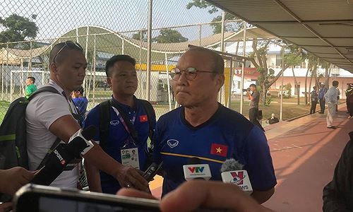 HLV Park Hang Seo nói gì về đối thủ Olympic Pakistan? HLV Park Hang Seo nói gì về đối thủ Olympic Pakistan?