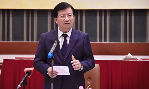 Phải cung ứng đủ than để phát điện, bảo đảm sản xuất và sinh hoạt Phó Thủ tướng Trịnh Đình Dũng phát biểu tại Hội nghị