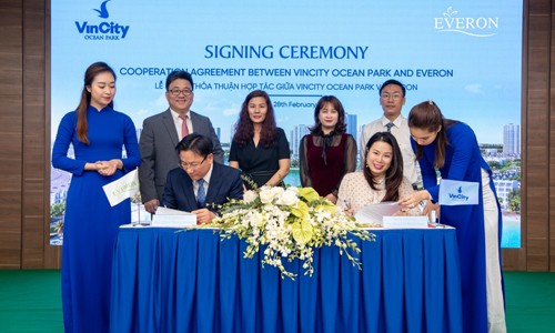 Làn sóng nhà đầu tư Hàn Quốc đổ bộ về Vincity Ocean Park Đại diện 2 công ty ký thỏa thuận cam kết thỏa thuận hợp tác lâu dài.