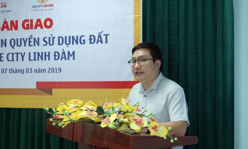 Thêm 500 căn hộ từ gói vay 30.000 tỷ nhận sổ hồng Ông Lê Anh Vũ – đại diện Cty CP BIC Việt Nam phát biểu tại lễ bàn giao