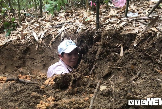 Cuộc đấu trí với loài chuột khổng lồ và ước mong làm giàu của thợ săn Đào hang sâu đến mức ngập cả đầu người.