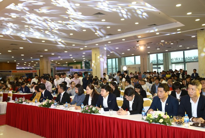 Hai Phat Land Property Festival hút hàng nghìn khách tham dự Hàng nghìn khách hàng đến tham dự Lễ hội bất động sản Hải Phát Land lần thứ I