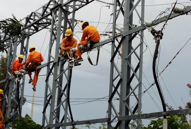 Nhu cầu điện tăng cao và giải pháp của EVNSPC EVN SPC đã triển khai nhiều giải pháp nhằm đảm bảo cấp điện ổn định trong mùa khô và cả năm 2019