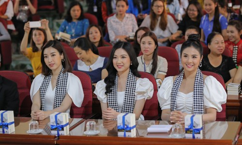 Hoa hậu Ngọc Hân: ‘Đắc Nhân Tâm là cuốn sách đầu tiên các bạn trẻ nên đọc’ Hoa hậu Ngọc Hân: ‘Đắc Nhân Tâm là cuốn sách đầu tiên các bạn trẻ nên đọc’