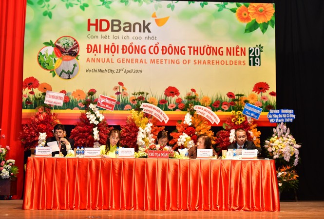 HDBank chia cổ tức và cổ phiếu thưởng 30% HDBank chia cổ tức và cổ phiếu thưởng 30%