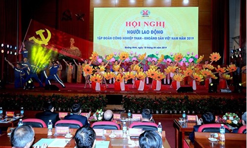 TKV: Đảm bảo tiền lương 2019 đạt 11,3 triệu đồng/người/tháng TKV: Đảm bảo tiền lương 2019 đạt 11,3 triệu đồng/người/tháng