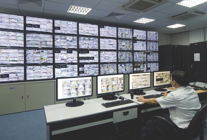 5 thay đổi tuyệt vời khi sống tại Vinhomes Smart City Hệ thống camera đa lớp thông minh giúp phát hiện tình huống xấu gửi về trung tâm an ninh để kịp thời xử lý (Ảnh minh họa)