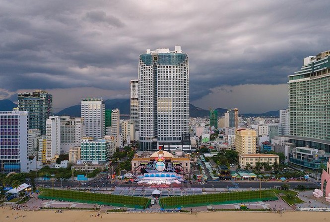Panorama - toà tháp biểu tượng của Nha Trang cận kề ngày hoàn tất Toàn cảnh dự án Panorama chụp ngày 11/5