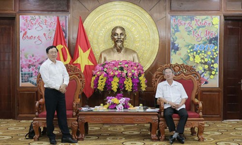 Về nơi dòng vốn nồng đậm tình người Tổng Giám đốc NHCSXH Dương Quyết Thắng phát biểu tại buổi làm việc với Thường trực Tỉnh ủy Hậu Giang