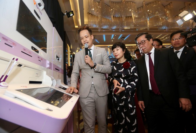 TPBank đã sẵn sàng cho việc chuyển đổi sang công nghệ thẻ chip nội địa tích hợp TPBank là 1 trong 7 ngân hàng đầu tiên chính thức triển khai công nghệ thẻ chip nội địa tại Việt Nam