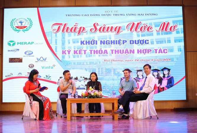 ‘Thắp sáng ước mơ khởi nghiệp dược’ năm 2019 ‘Thắp sáng ước mơ khởi nghiệp dược’ năm 2019