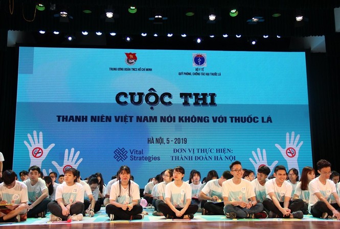 TƯ Đoàn TNCS HCM hưởng ứng Mít tinh hưởng ứng Ngày Thế giới không thuốc lá Các thí sinh tham dự Cuộc thi “Thanh niên Việt Nam nói không với thuốc lá”.