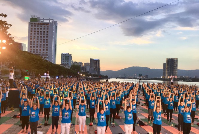 6.000 người tham gia đồng diễn hưởng ứng Ngày Quốc tế Yoga Hơn 50.000 người tập đã tham gia Ngày Quốc tế Yoga cùng Bảo Việt Nhân thọ trong 4 năm qua