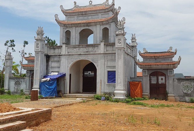 'Công trình muôn đời' ở Vĩnh Phúc bỗng chốc thành vườn hoang Bên trong cổng uy nghi của Văn Miếu Vĩnh Phúc