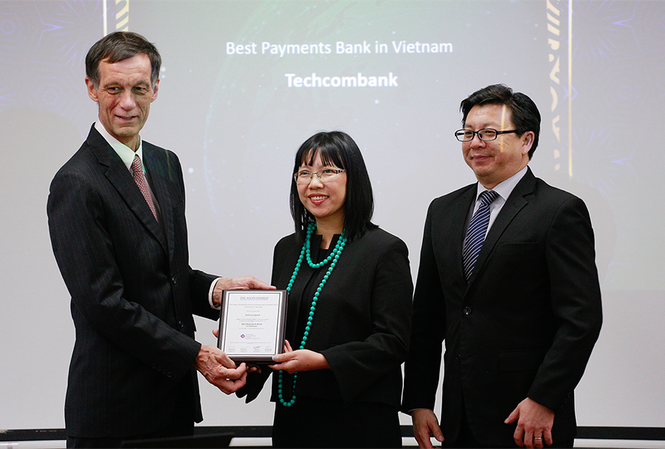Techcombank: 'Ngân hàng cung cấp dịch vụ thanh toán tốt nhất Việt Nam 2019’ Techcombank: 'Ngân hàng cung cấp dịch vụ thanh toán tốt nhất Việt Nam 2019’