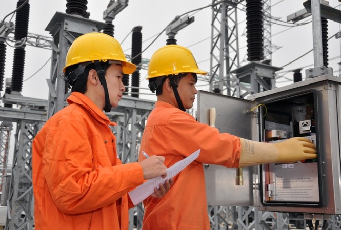 Thủ đô tiên phong trong việc điện tử hóa việc cung cấp các dịch vụ điện EVN HANOI thí điểm triển khai tại thí điểm tại 03 Công ty Điện lực là: Thanh Trì, Hoài Đức và Bắc Từ Liêm