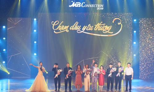 MB Đà Nẵng tổ chức Live concert 'Chạm dấu yêu thương' tri ân khách hàng MB Đà Nẵng tổ chức Live concert 'Chạm dấu yêu thương' tri ân khách hàng