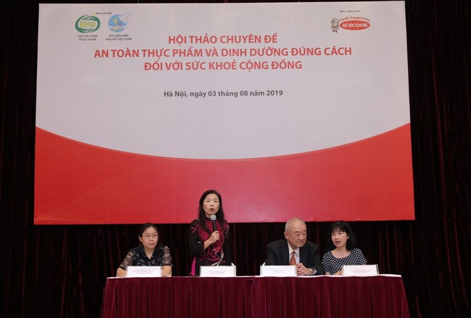 An toàn thực phẩm và Dinh dưỡng đúng cách đối với cộng đồng Các chuyên gia chia sẻ tại hội thảo