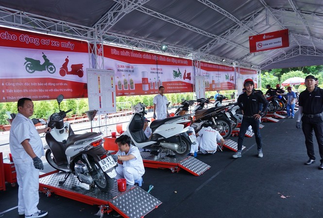 'Honda – Luôn vì bạn 2019': Nỗ lực mang lại sự hài lòng nhất tới khách hàng Đến với sự kiện, các khách hàng sẽ được thay dầu miễn phí, đào tạo lái xe an toàn, trải nghiệm xe hay mua xe với giá ưu đãi.