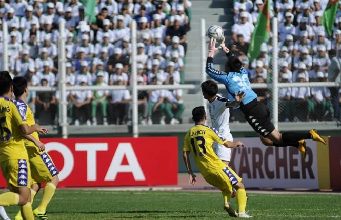 Hành trình Hà Nội FC lập kỳ tích tại AFC Cup 2019 Hà Nội FC kiên cường bảo vệ thành quả trên sân của Á quân Altyn Asyr. Ảnh: AFC