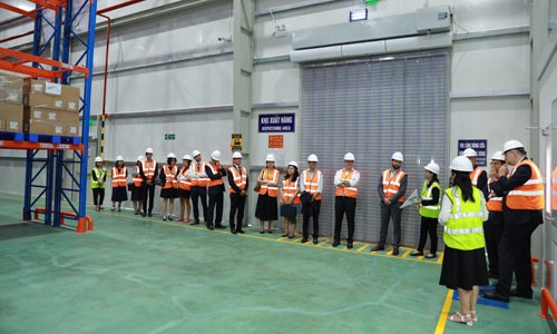Những lô hàng đầu tiên của Sanofi được nhập trực tiếp vào Việt Nam Những lô hàng đầu tiên của Sanofi được nhập trực tiếp vào Việt Nam