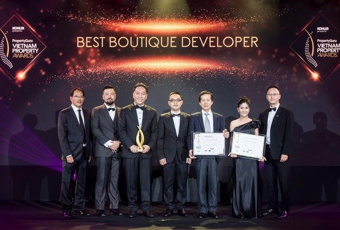 Gotec Land được vinh danh tại VietNam Property Awards 2019 Đại diện chủ đầu tư Gotec Land – Bà Mai Thị Mỹ Hạnh – Trưởng phòng Quản lý thiết kế nhận giải Best Boutique Developer 2018 – Những nhà phát triển dự án phân khúc hạng trung tốt nhất