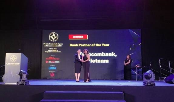 Vinh danh Techcombank ‘dịch vụ bảo hiểm ngân hàng tốt nhất’ Vinh danh Techcombank ‘dịch vụ bảo hiểm ngân hàng tốt nhất’