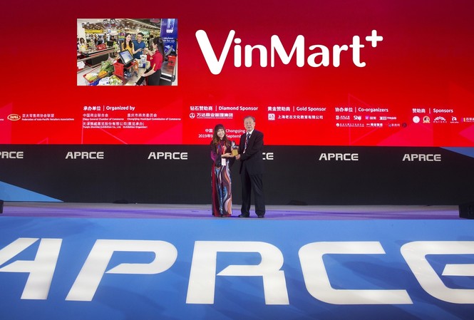 VinMart & VinMart+ nhận giải 'Nhà bán lẻ Xanh' từ Liên đoàn Hiệp hội bán lẻ VinMart & VinMart+ nhận giải 'Nhà bán lẻ Xanh' từ Liên đoàn Hiệp hội bán lẻ